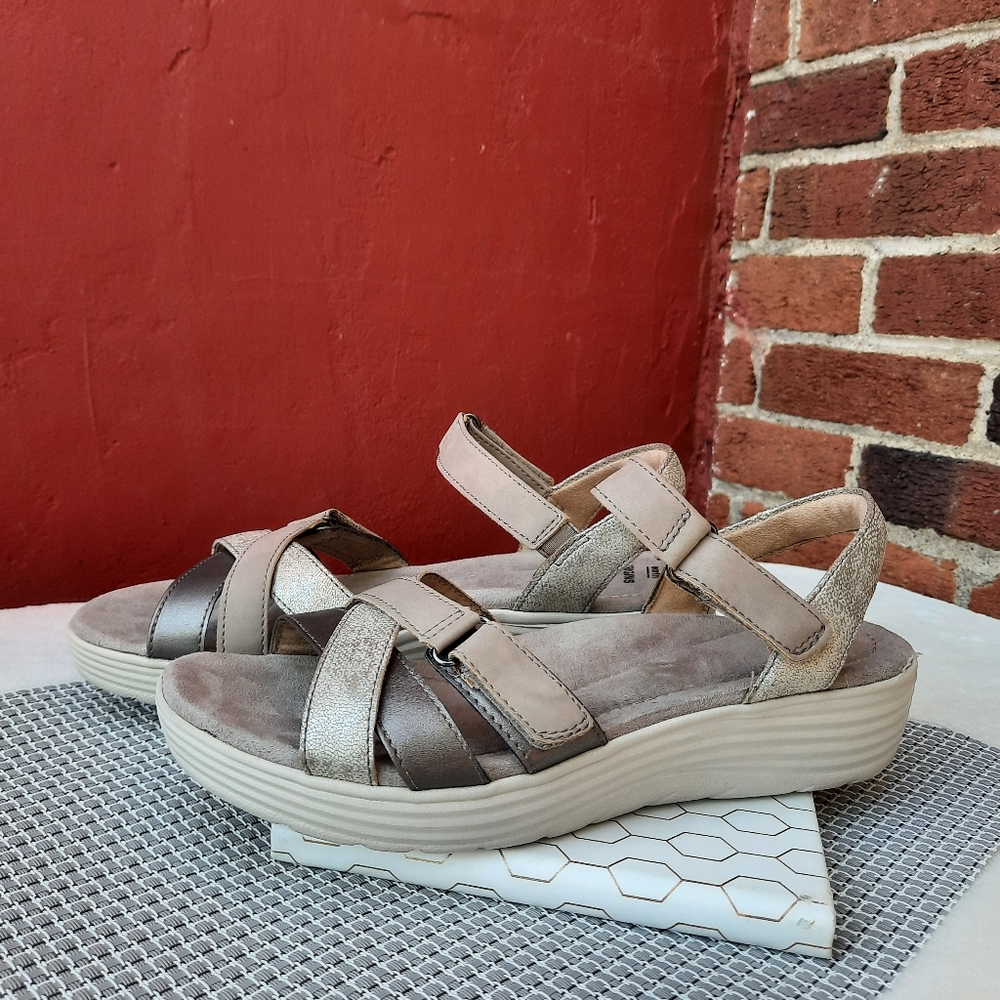 Earth Sandals Willow Gillian Multi Strap Comfort Wedge Slingback 10 Metallic